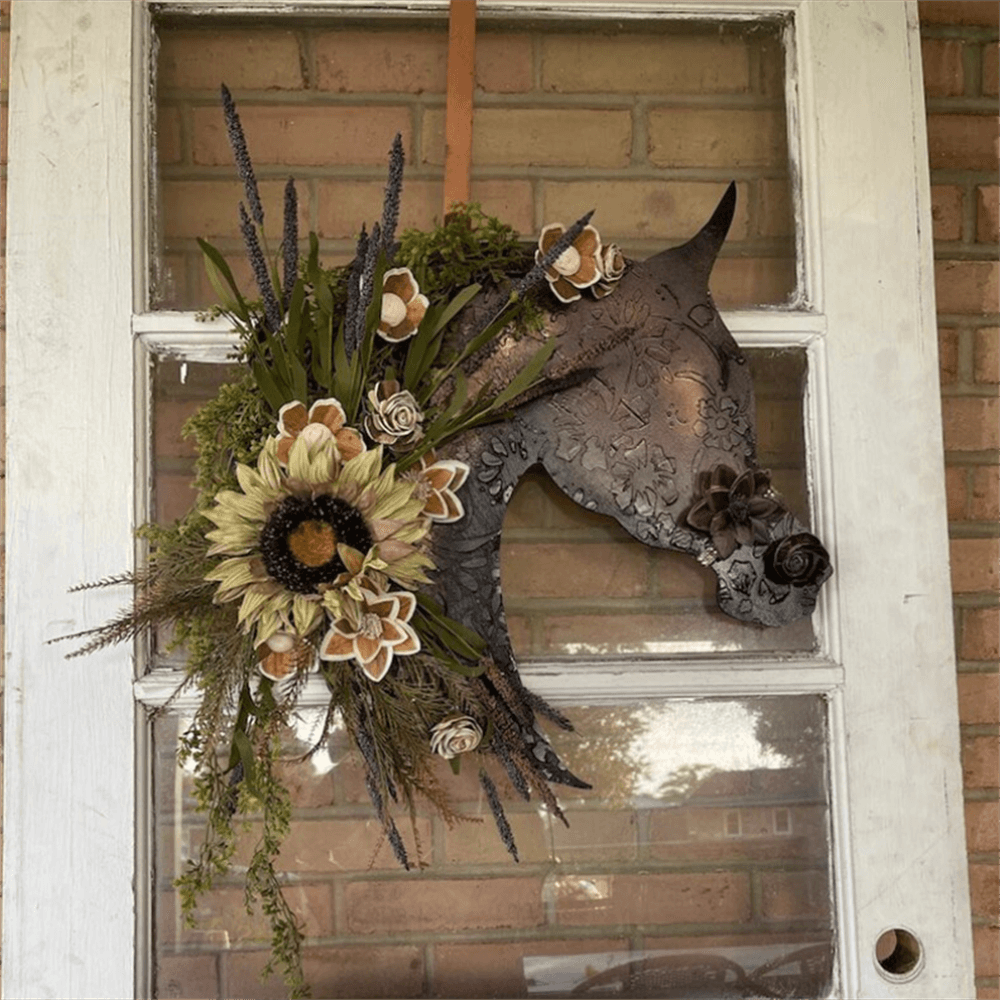 Horse Head Garland Christmas - Premium 0 from chiquetrends.com - Just $27! Shop now at chiquetrends.com