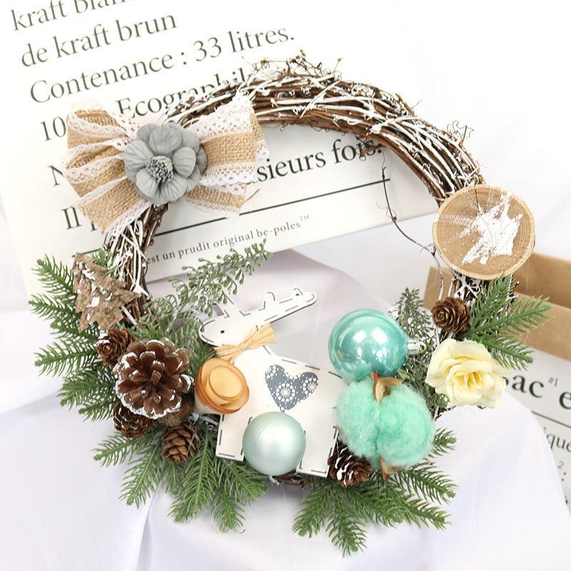 Christmas Garland Window - Premium 0 from chiquetrends.com - Just $15! Shop now at chiquetrends.com