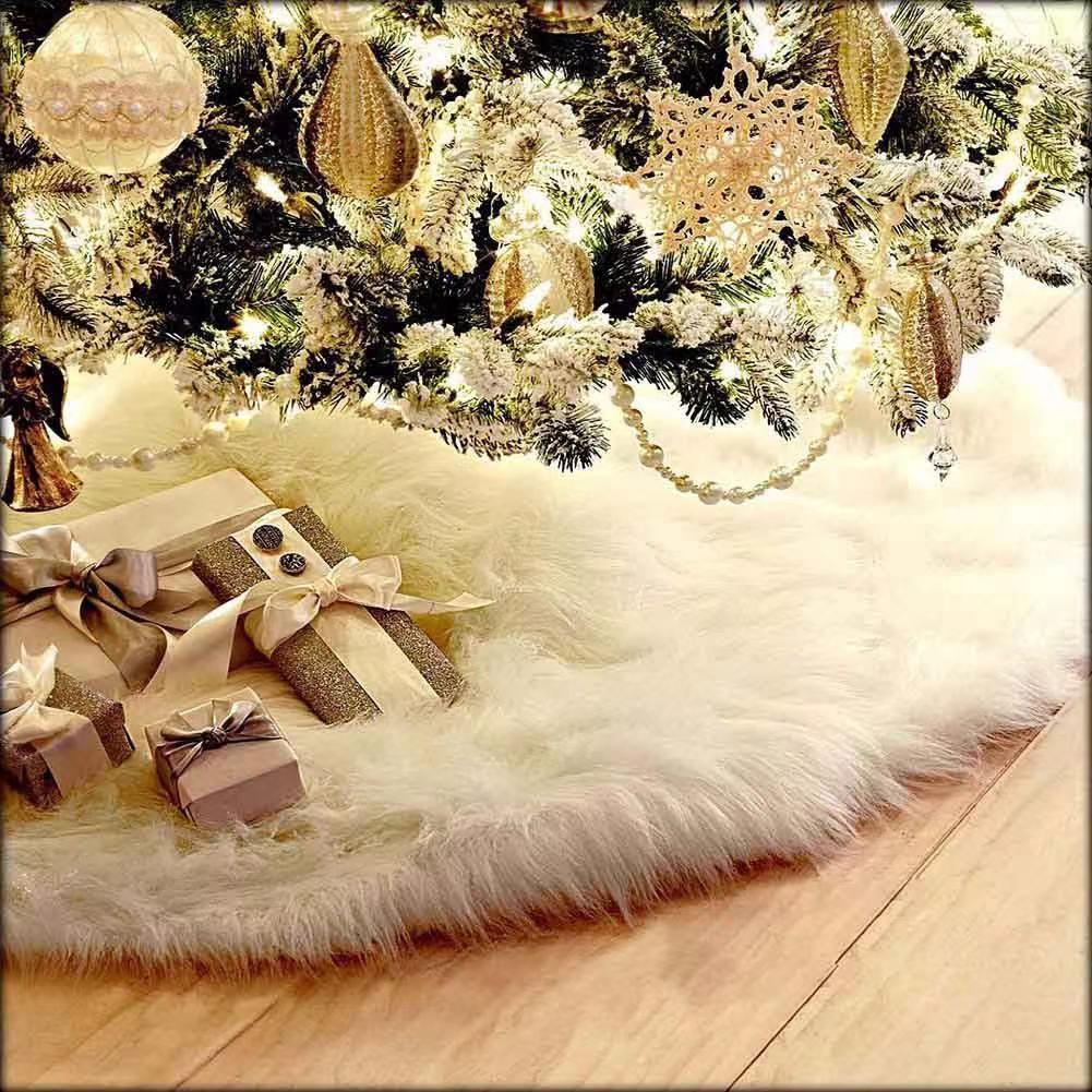 Christmas Plush Tree Skirt - Premium 0 from chiquetrends.com - Just $17! Shop now at chiquetrends.com